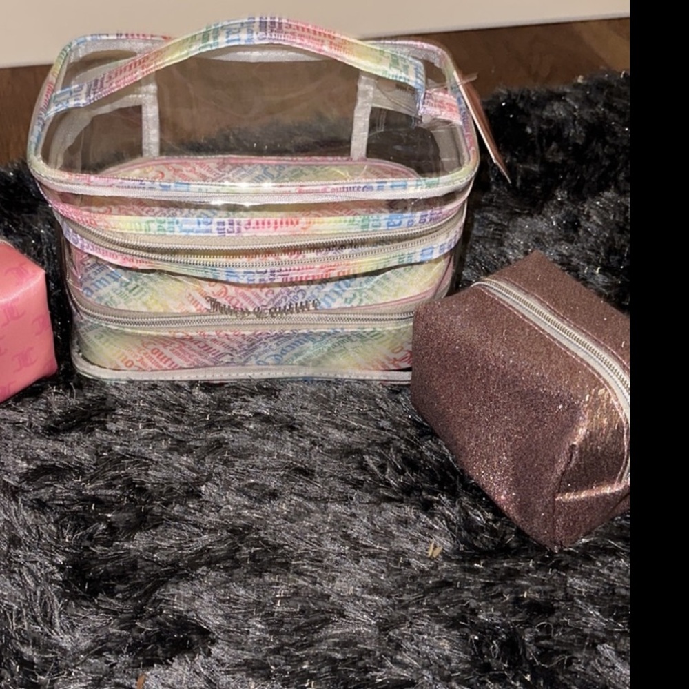 Juicy Couture nested cosmetic/toiletry bag set - Picture 8 of 9